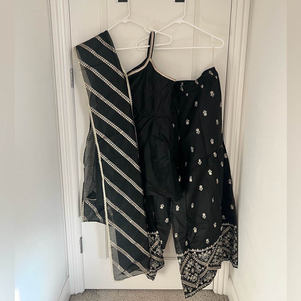BRAND NEW 3 Piece Set